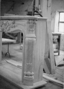 Χειροποίητο μαρμάρινο σκαλιστό τζάκι